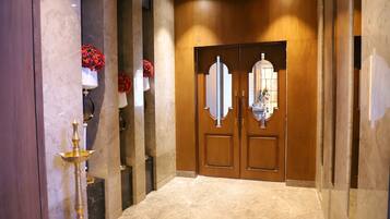 Pintu masuk interior