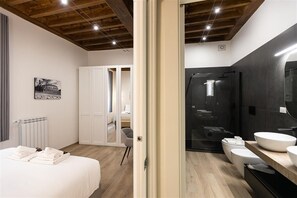 1 soverom, skrivebord, strykejern/-brett og wi-fi