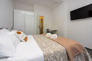 1 bedroom, desk, iron/ironing board, free WiFi - Modern flat with WiFi, air conditioning, 850 metre beach (Crikvenica)