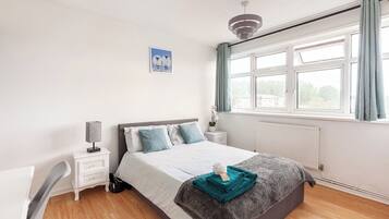 Apartment | 2 bilik tidur, meja, seterika/papan seterika, Wi-fi percuma