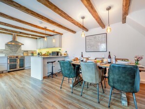 Dishwasher, highchair - Savour an exclusive countryside sanctuary. (Downderry)