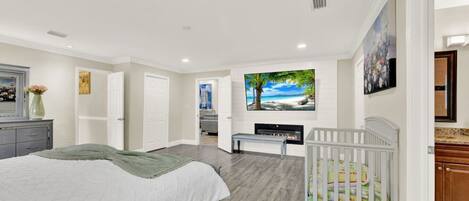 5 bedrooms, desk, iron/ironing board, free WiFi