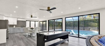 Naples Oasis: Heated Pool, Gazebo, Grill Retreat