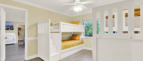 5 bedrooms, desk, iron/ironing board, free WiFi