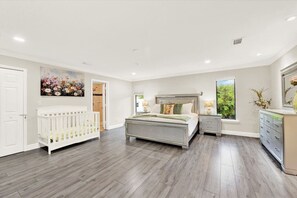 5 bedrooms, desk, iron/ironing board, free WiFi