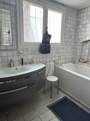 Douche, séchoir à cheveux