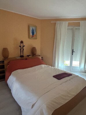 3 chambres, fer et planche à repasser, Wi-Fi, literie fournie