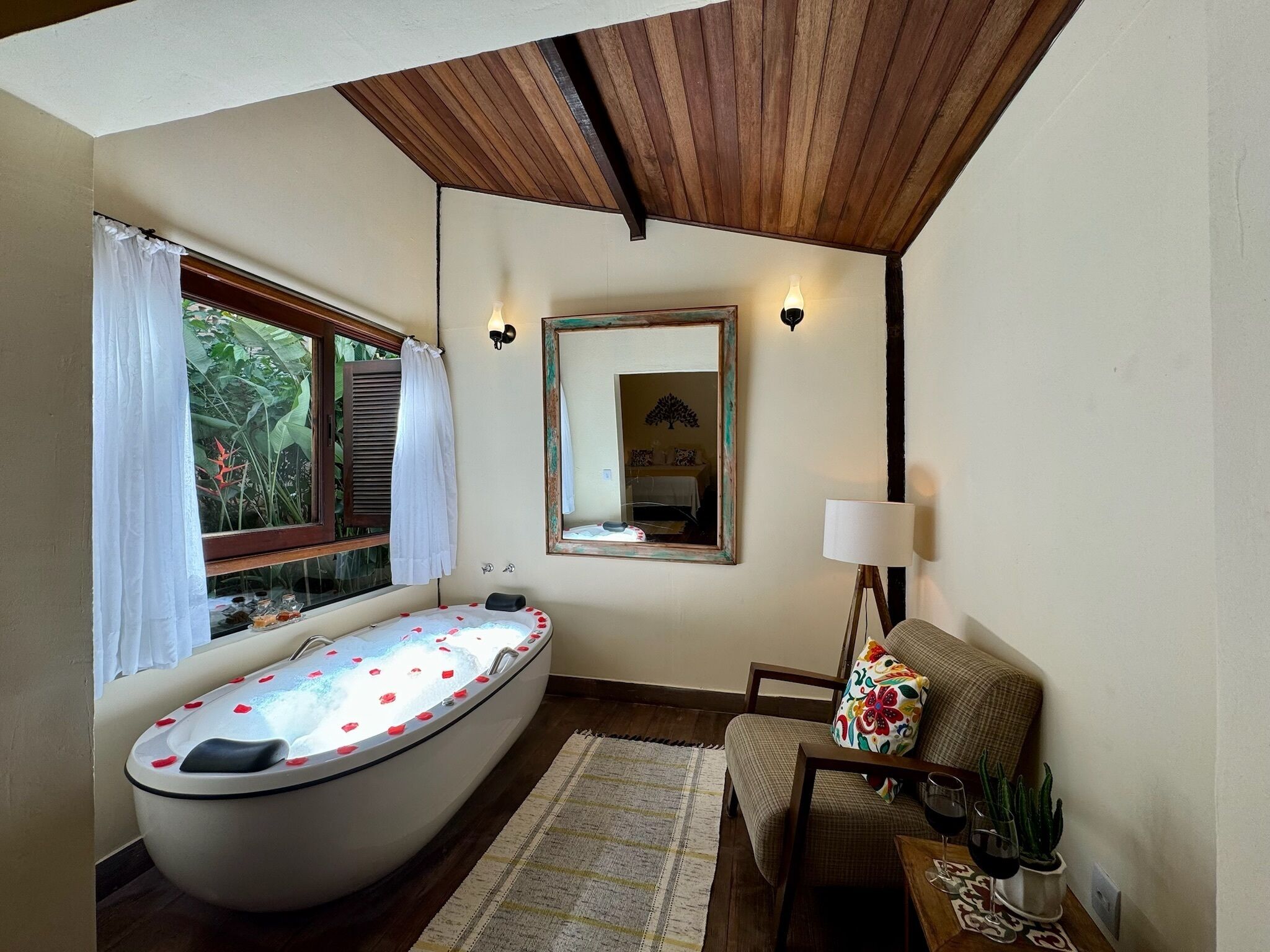 Superior Chalet | Jetted bathtub