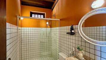 高級小木屋 | 浴室 | 坐浴桶、提供毛巾、番梘、廁紙