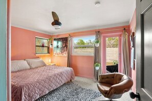 4 slaapkamers, een strijkplank/strijkijzer, gratis wifi, beddengoed