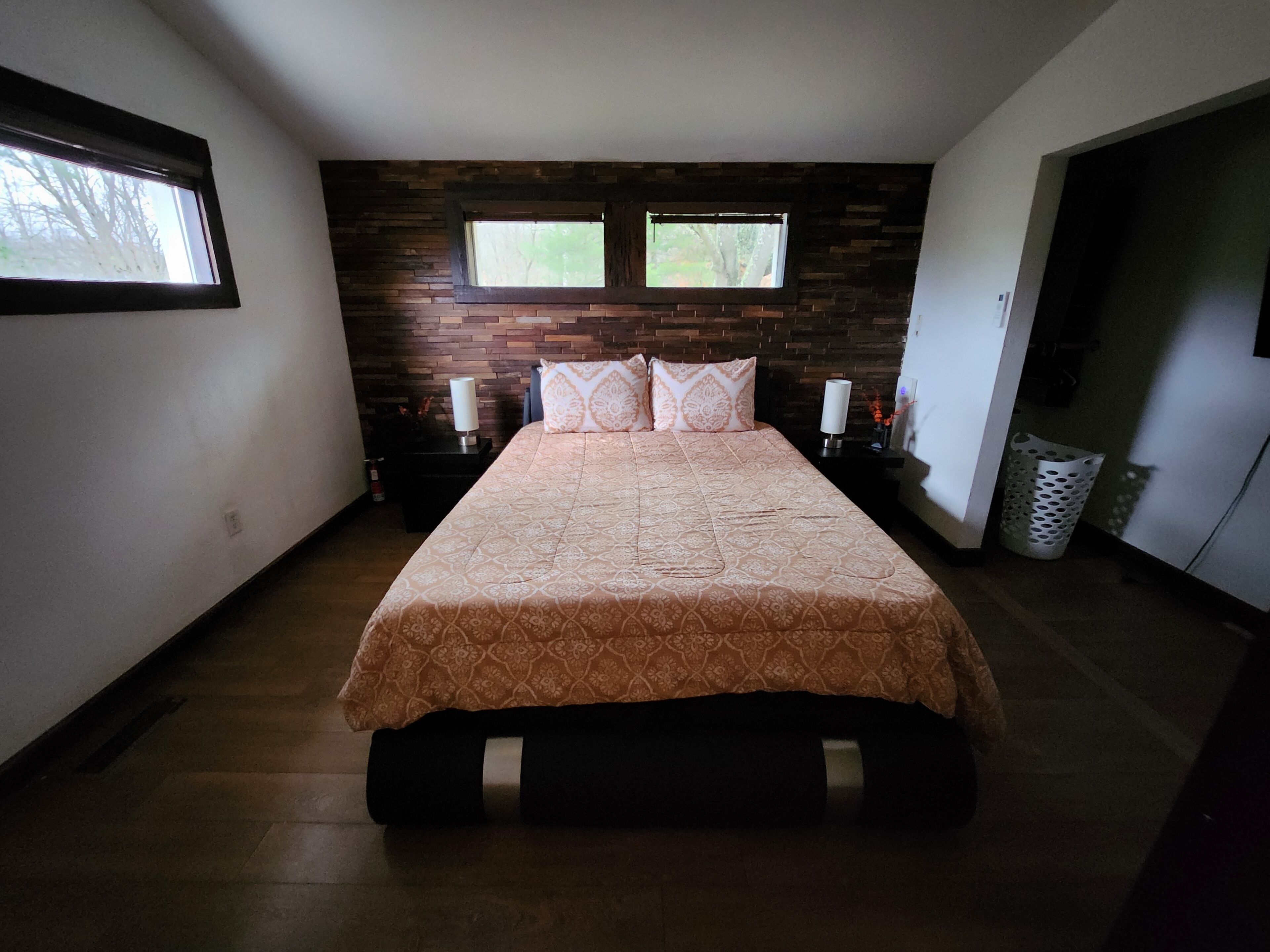 1 chambre, fer et planche à repasser, Wi-Fi gratuit, draps fournis