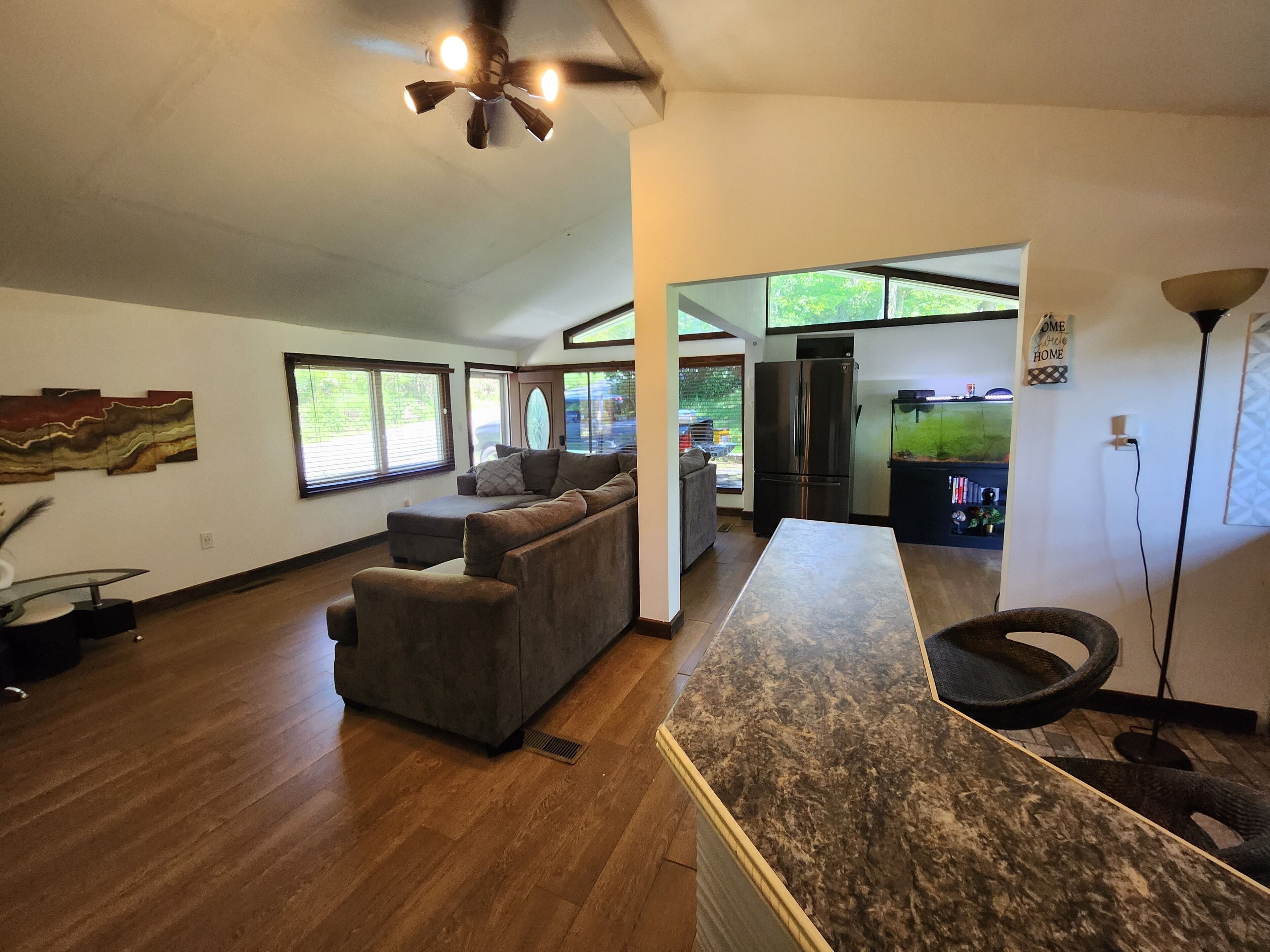 Smart TV, books, stereo