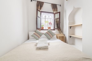 Ferros/tábuas de passar roupa, Wi-Fi de cortesia, roupa de cama