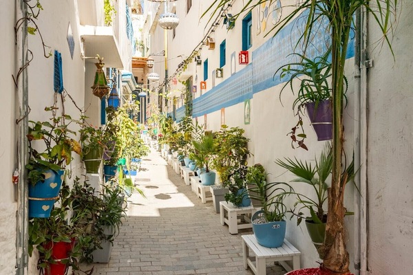L'emplacement de la maison est dans la Kasbah, au milieu de la vieille ville de Tanger