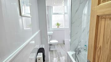 House, Garden View | Bathroom | Towels