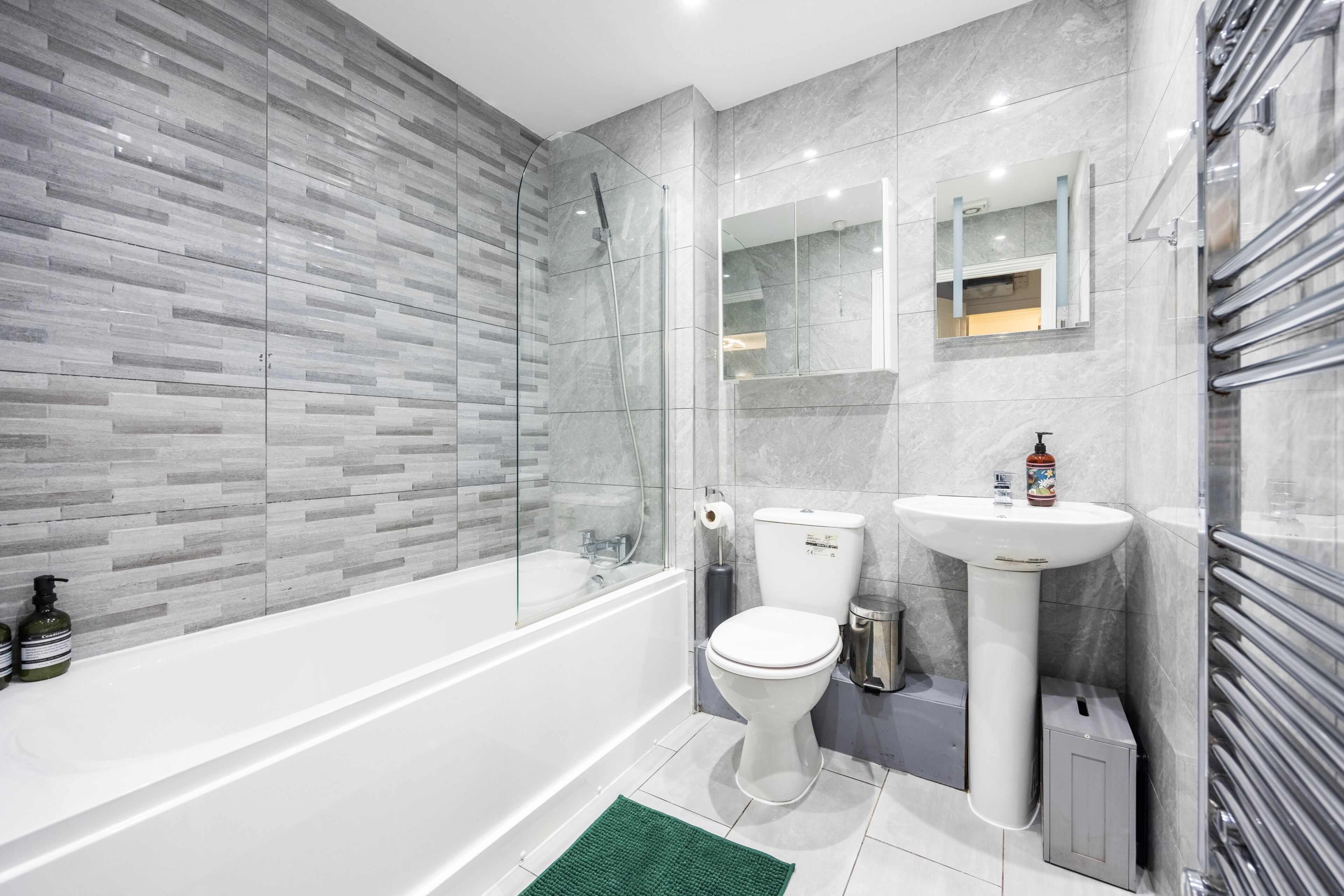Apartment | Bathroom | Combined shower/tub, deep soaking tub, hair dryer, towels