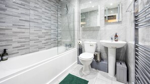 Apartment | Bathroom - London Oasis Apartment Escape (London)