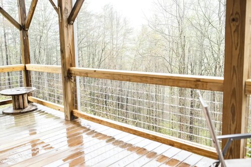 The Cardinal Suite at Hawthorn Haven- Lower Level