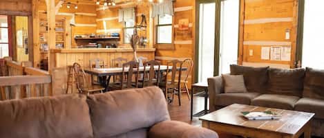 Smart-TV, Kamin, Videospiele, DVD-Player