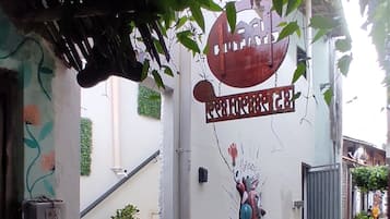 Mặt tiền nơi lưu trú