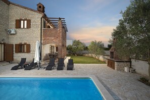 Piscine extérieure