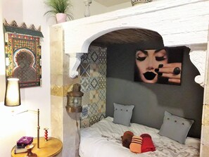 4 slaapkamers, een kluis op de kamer, een bureau