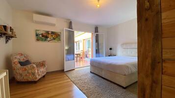 4 slaapkamers, een kluis op de kamer, een bureau