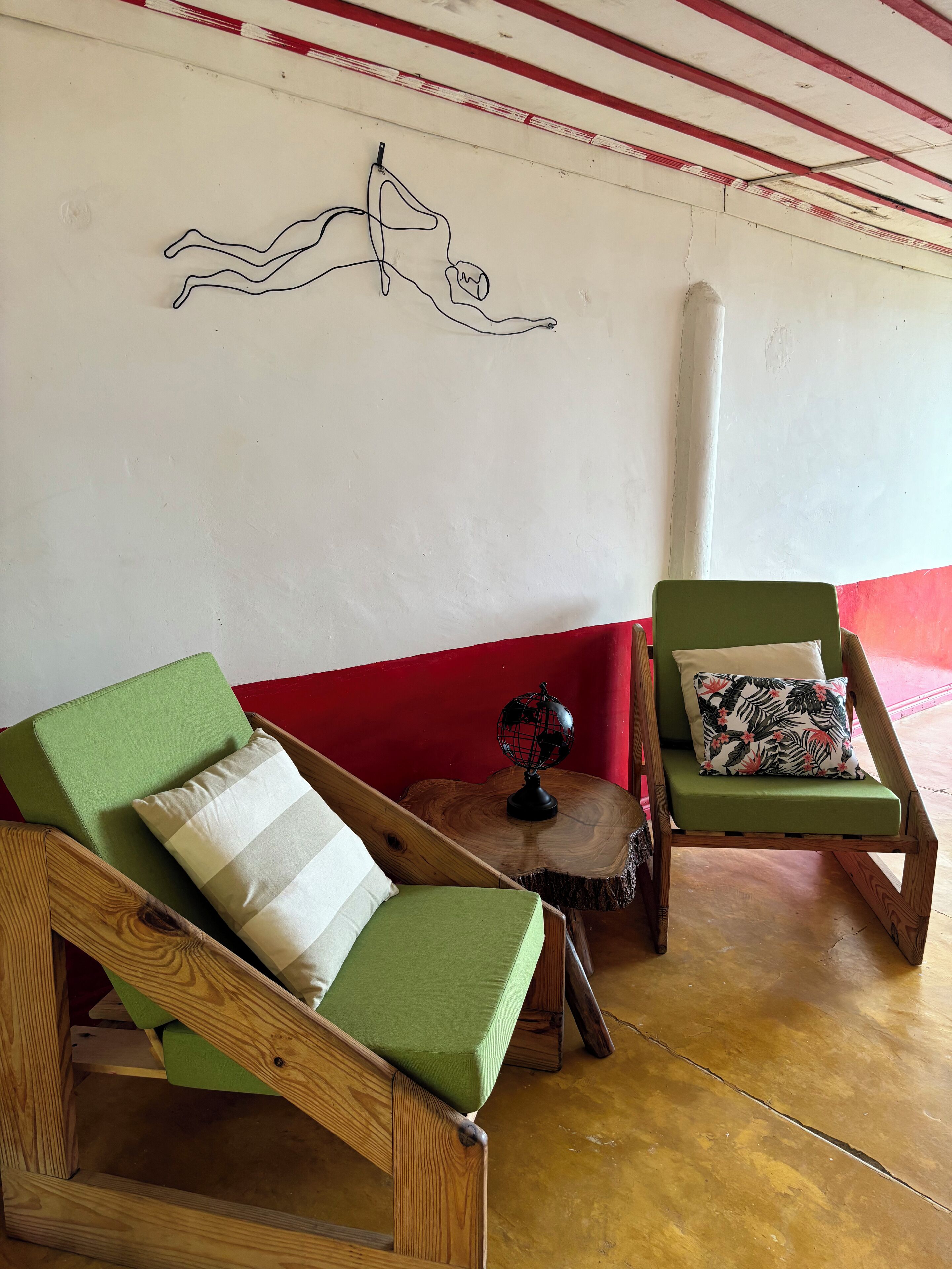 Lobby lounge