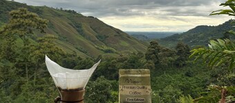 Finca La Macarena by Welttisch