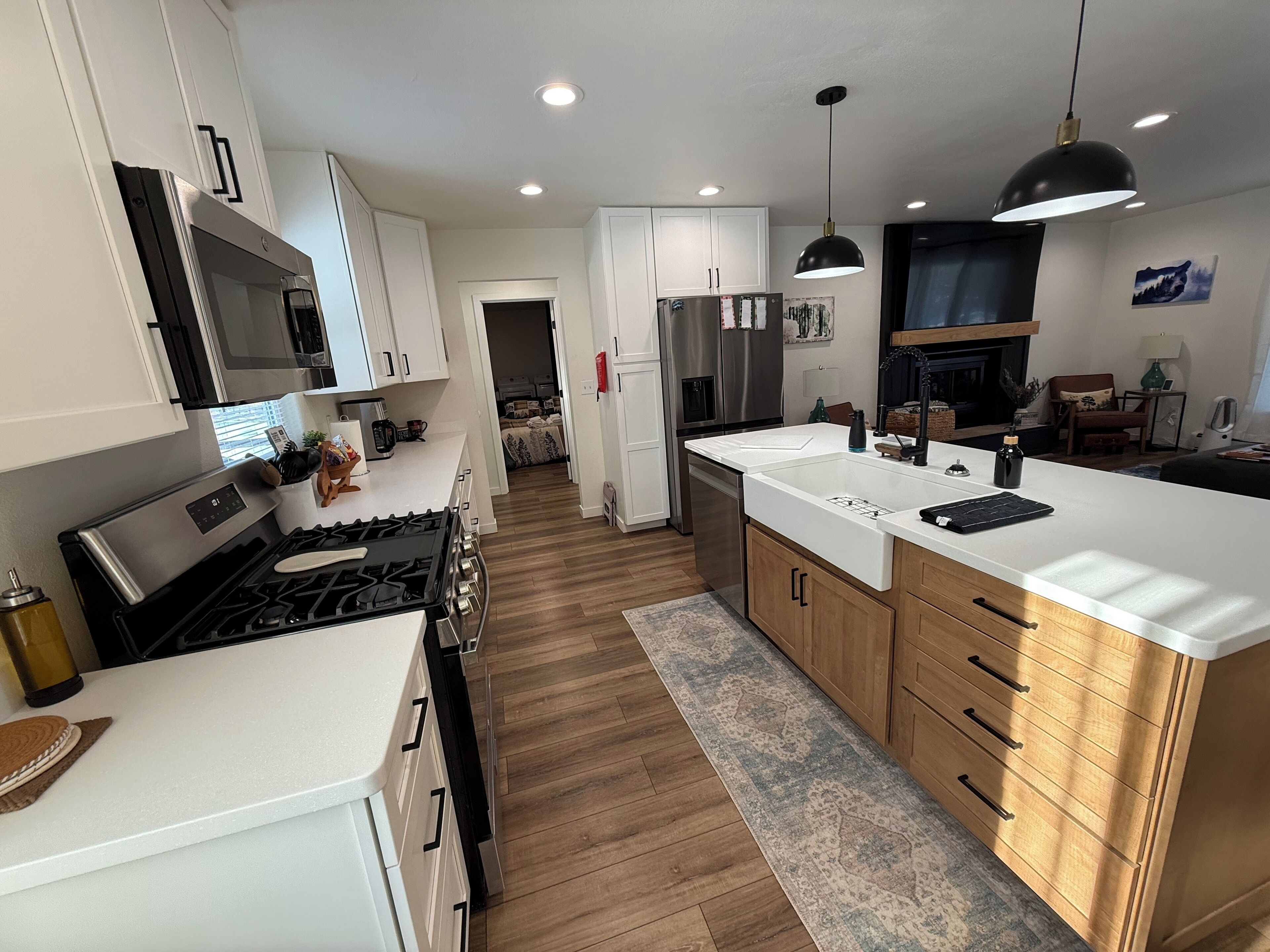 雪櫃、微波爐、焗爐、爐具