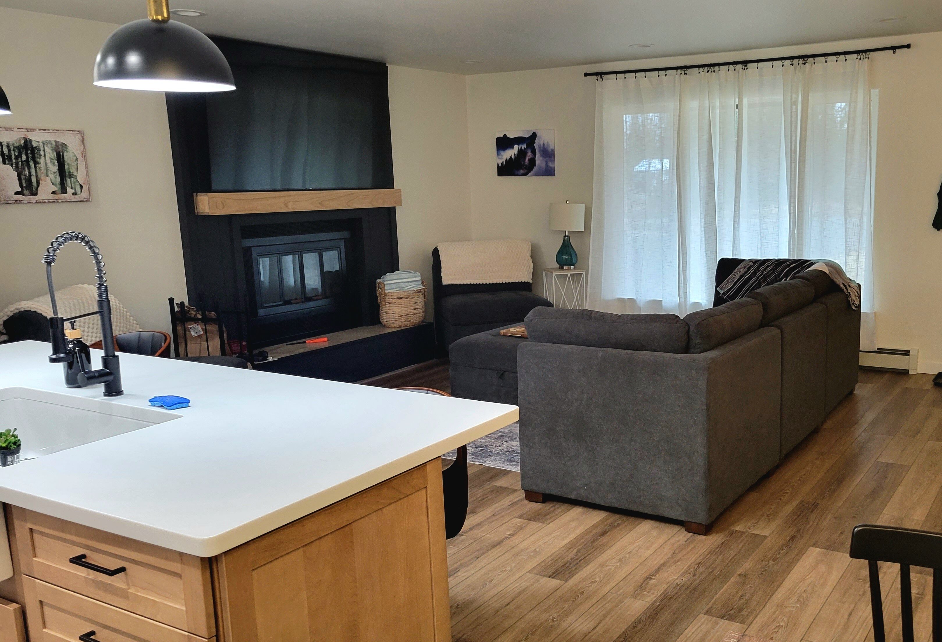 Smart-TV, peis og bøker