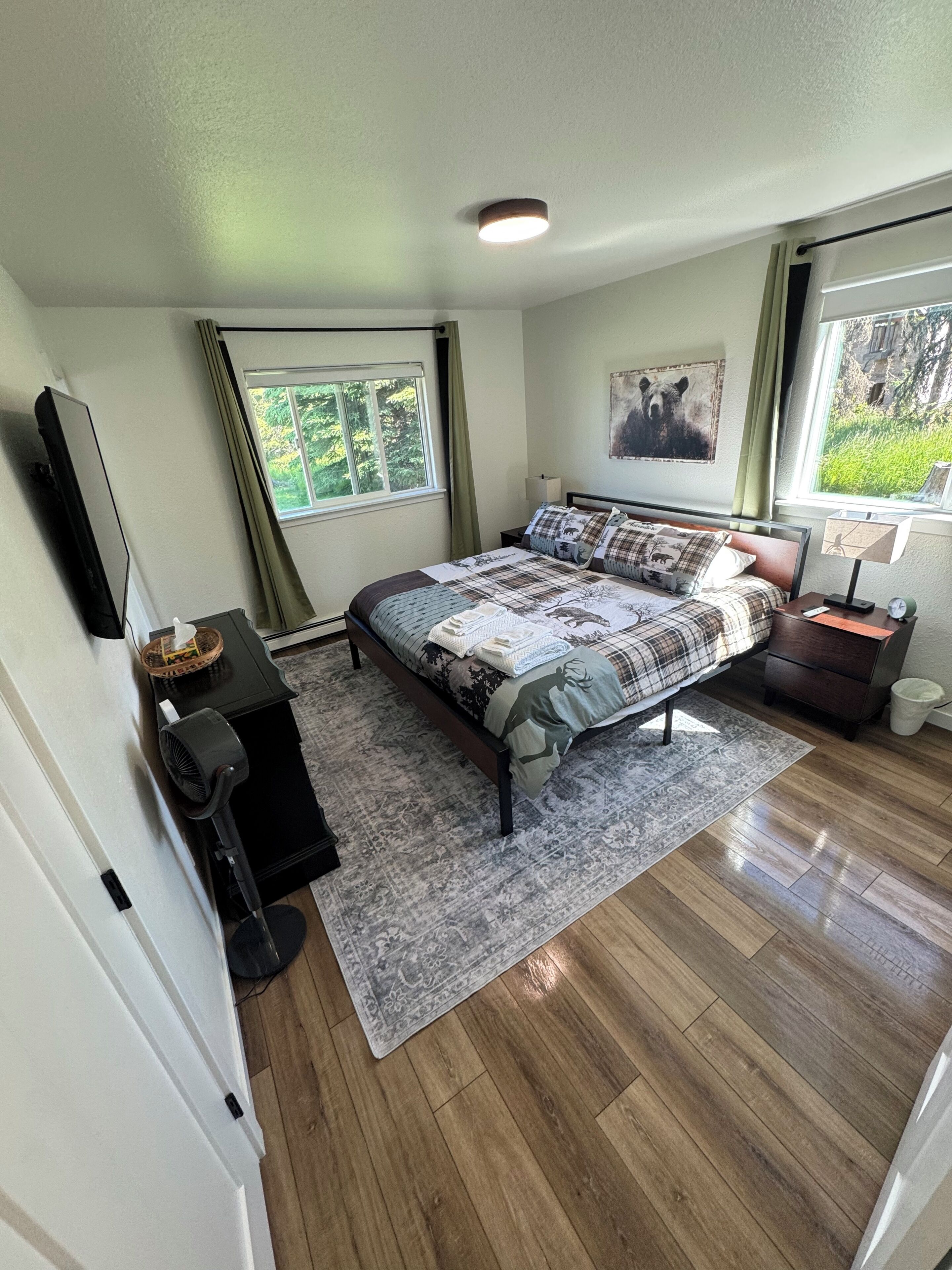 3 Schlafzimmer, Schreibtisch, Bügeleisen/Bügelbrett, Reisekinderbett