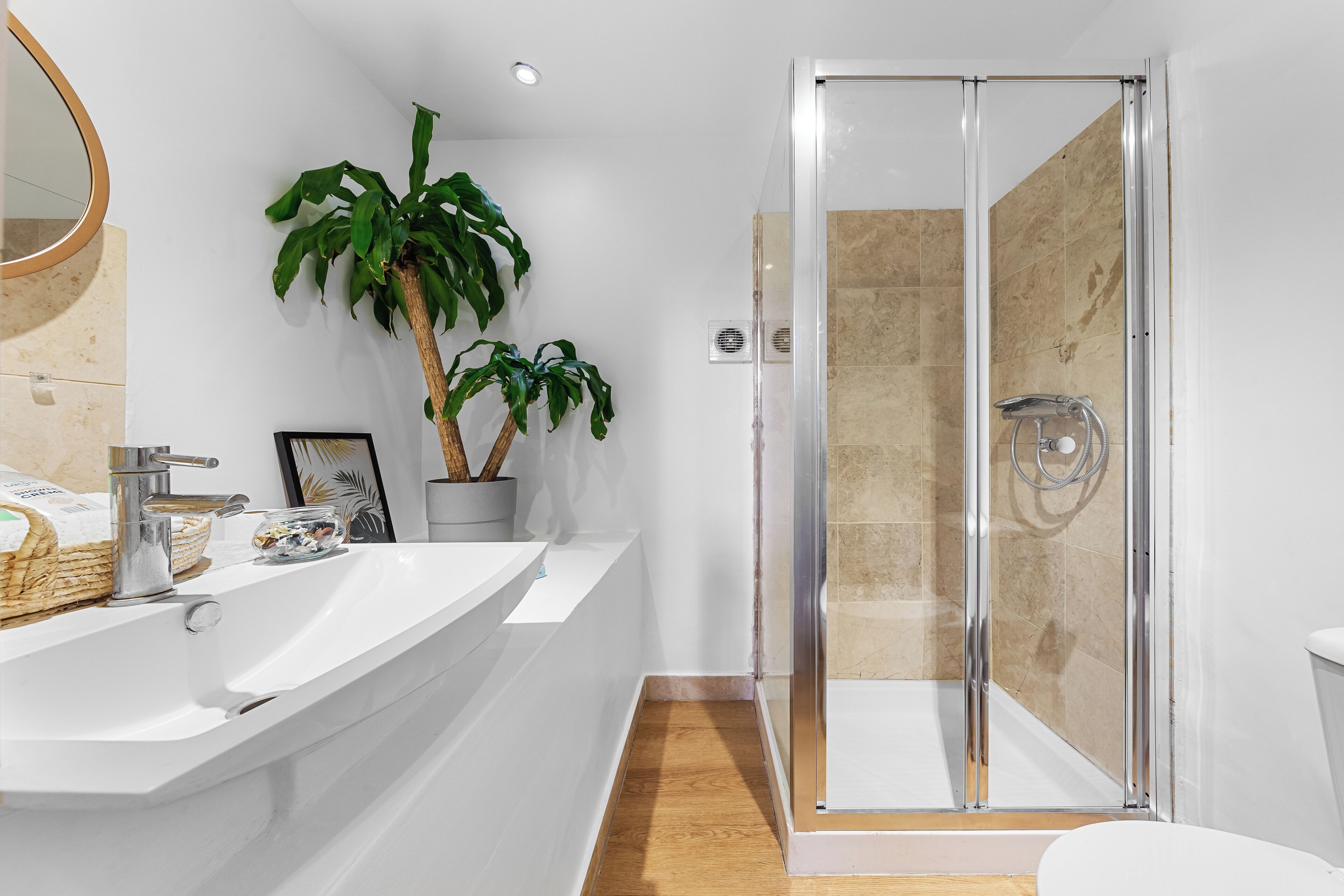 Apartment | Bathroom | Shower, towels