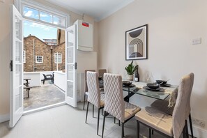 Apartment | Dining - Charming Duplex Apartment Paddington W2 (London)