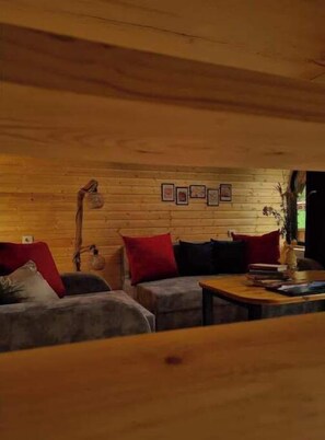 Interior - Trip Zone Cottage 2 (Stepantsminda)