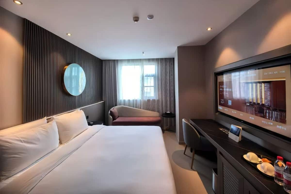 Double Room | Premium bedding, down duvets, free minibar, desk