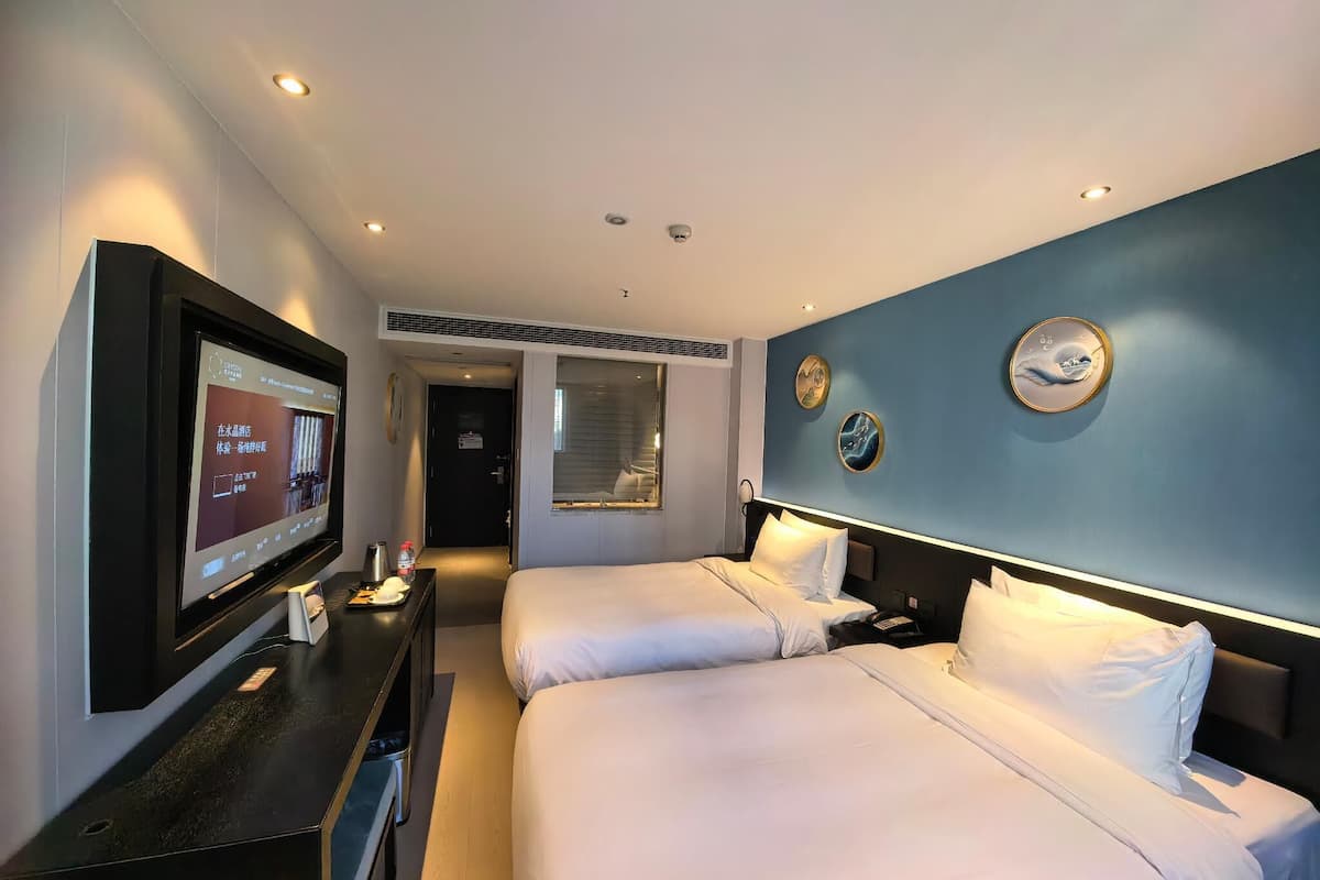 Twin Room | Premium bedding, down duvets, free minibar, desk