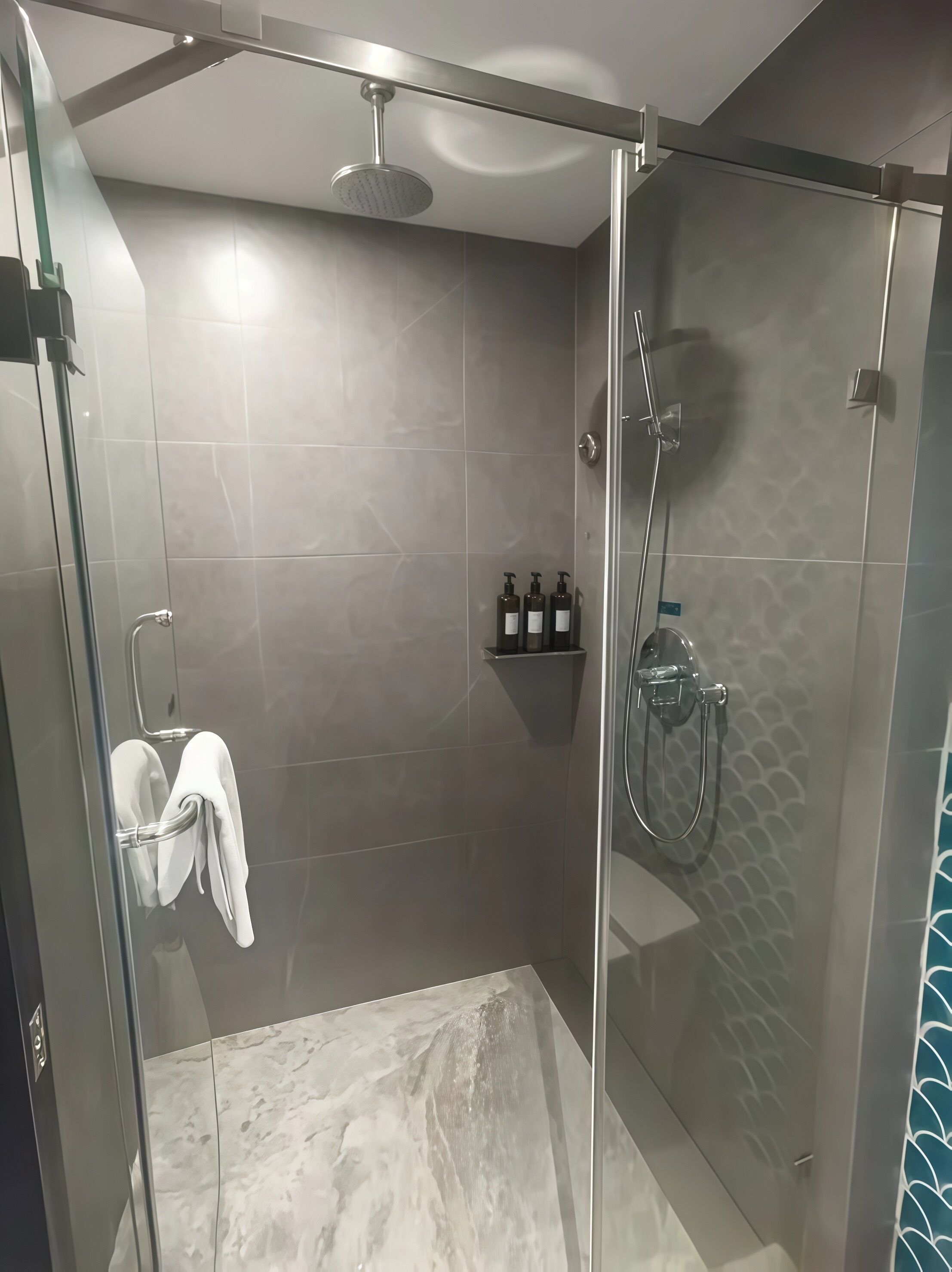 Doppelzimmer | Badezimmer