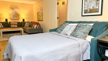 3 bedrooms, desk, iron/ironing board, free WiFi