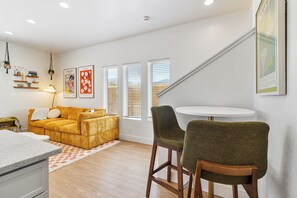 Interior - NEW Modern Luxury Downtown Talent - The Millie Haus (Talent)