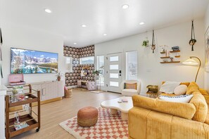 TV connectée, livres, chaßne hi-fi
