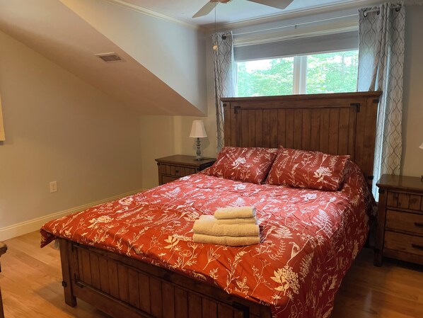 4 bedrooms, WiFi, bed sheets