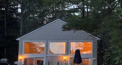 Lake Winnipesaukee area private hot tub