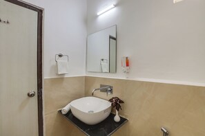 Asciugacapelli, asciugamani, sapone, shampoo