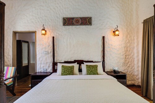 Bhil's Kabeela PVT POOL VILLA #2