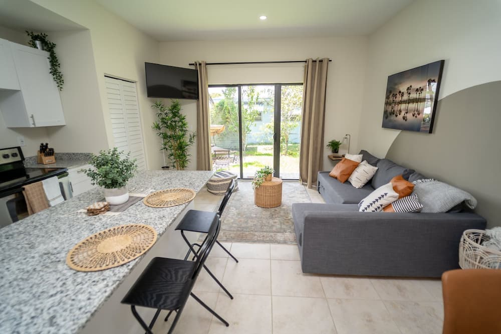 Miami Luxury 4 BR Home in the Heart of Wynwood.