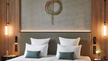 Classic Room | Pillow-top beds, free minibar, in-room safe, laptop workspace