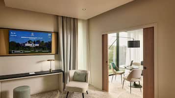 Suite (Suite Prestige) | Pillowtop beds, free minibar, in-room safe, laptop workspace