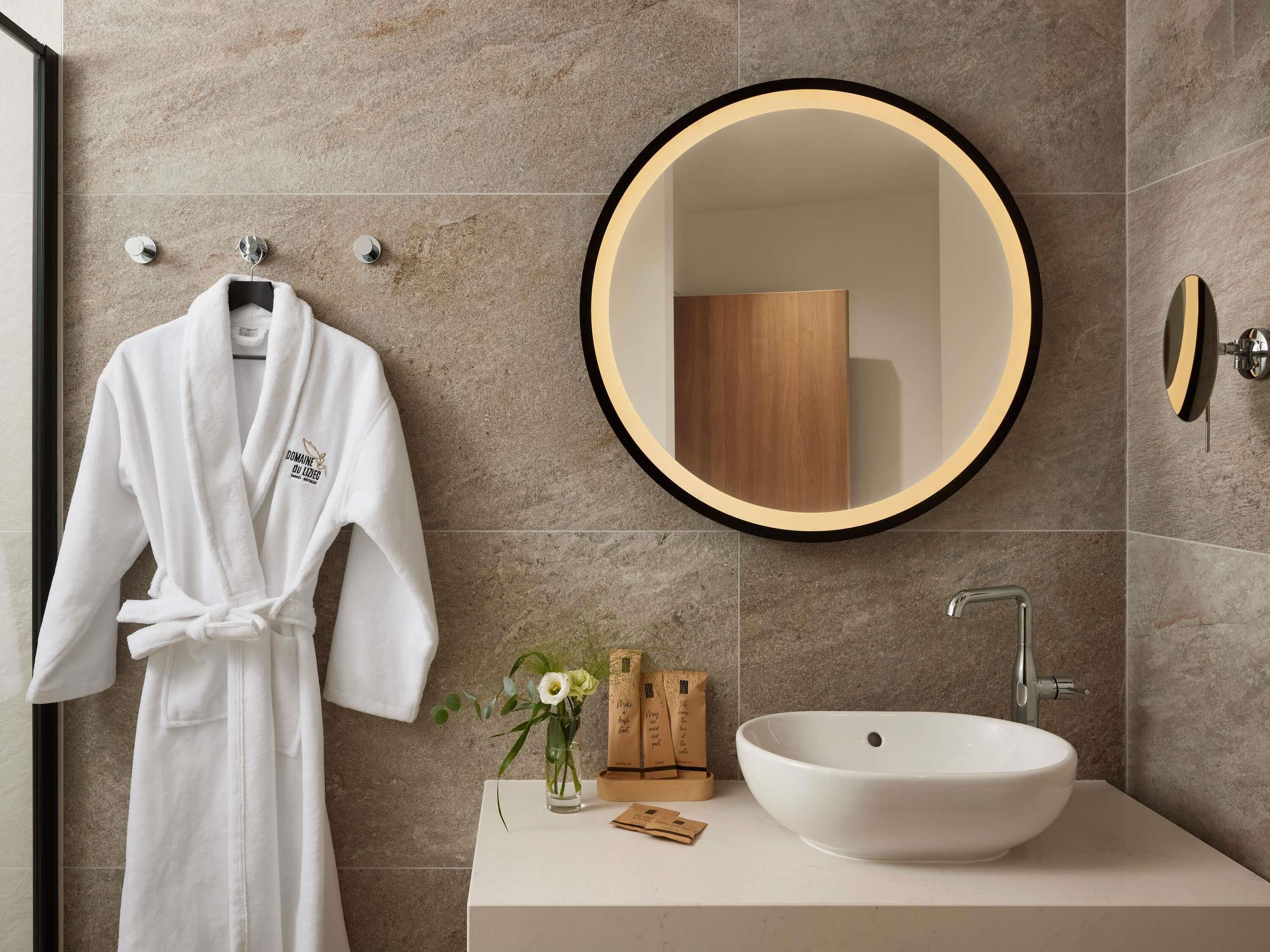 Camas con pillow-top y artículos del minibar gratis 