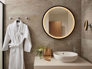 Camas con pillow-top y artículos del minibar gratis 